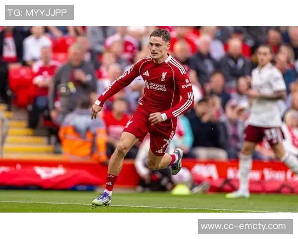 维尔茨精准助攻被加克波失误破坏赛场瞬间引发热议