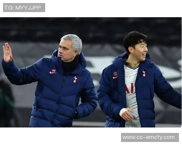 杨瀚森谈场上微笑背后的策略与心理游戏迷惑对手的同时也带来一丝嘲讽