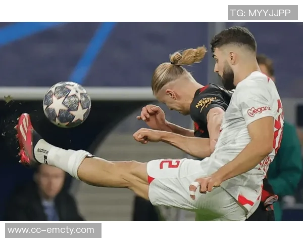 拜仁16岁中卫基亚拉父亲与曼城蓝军洽谈潜在转会事宜