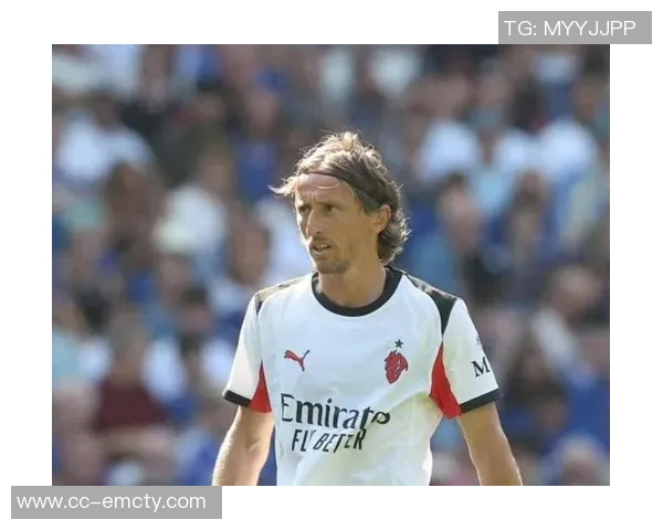 莫德里奇寄语米兰青年队:自信训练乐享每一天成就未来 莫德里奇寄语米兰青年队:自信训练乐享每一天成就未来